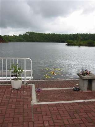 Lac Sacre 3.jpg